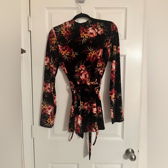 How Do You Wear That Wrap top + matching flare pants - Picture 3 of 6